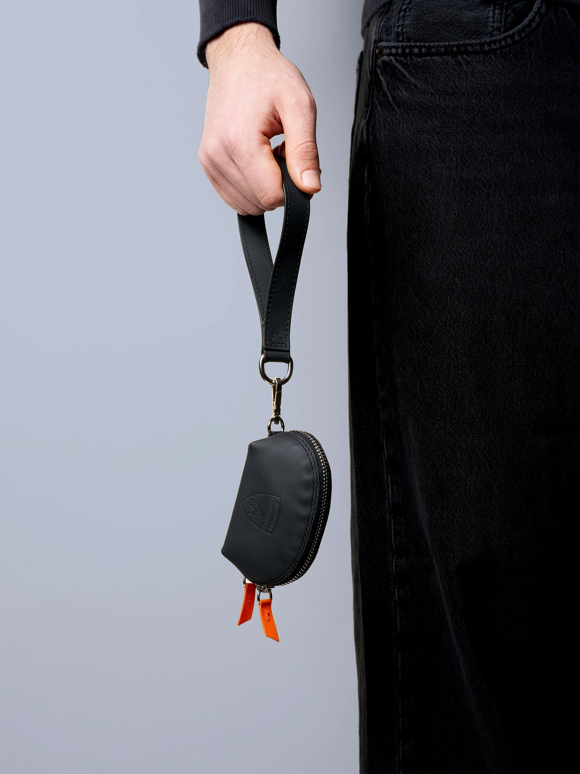 Clippable card pouch in upcycled leather - Image 7