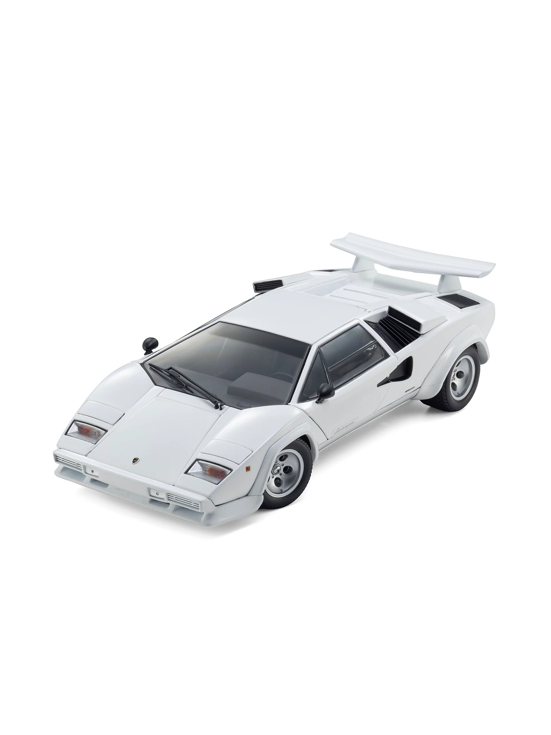 White Countach LP400S 1:18 model car - Image 2