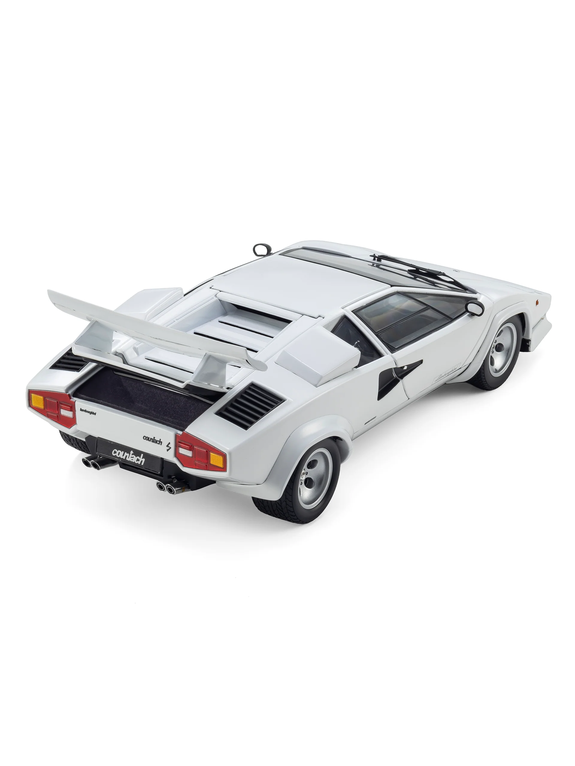 White Countach LP400S 1:18 model car - Image 8