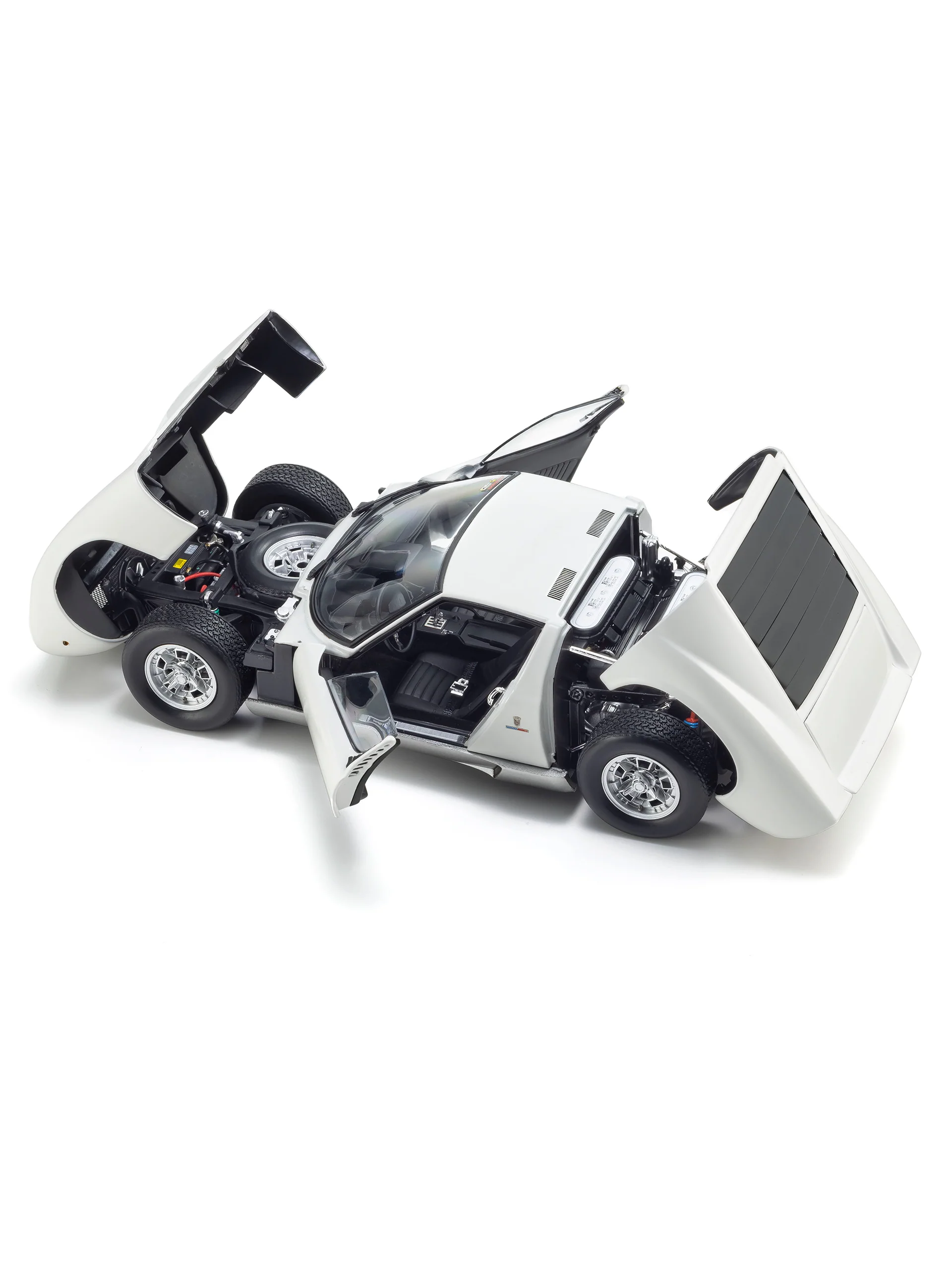 White and silver Miura P400 model car, scale 1:18 - Image 4